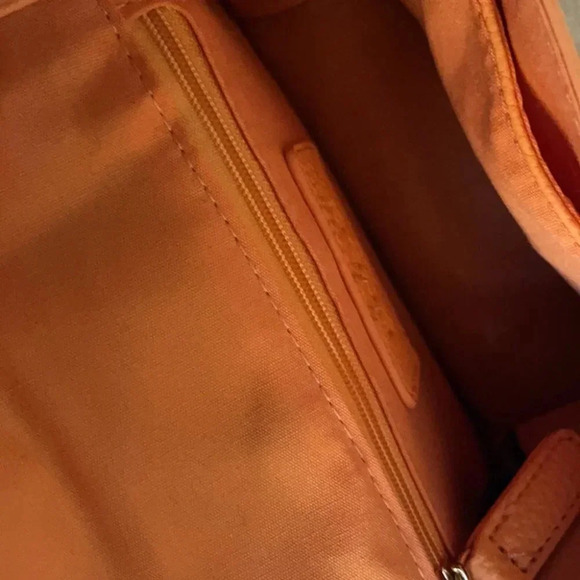 BCBG Paris crossbody - Picture 6 of 10